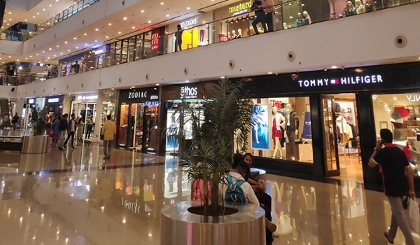 Featured Image of Malls Near Ramky Eminent